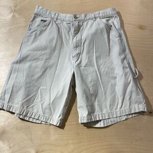 Ivy Crew Cargo Shorts size 36 (LF)